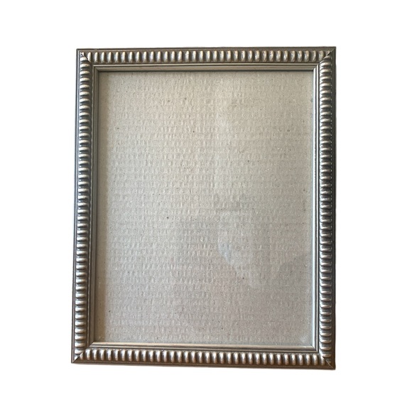 8x10” Ridged Picture Frame - Picture 1 of 3